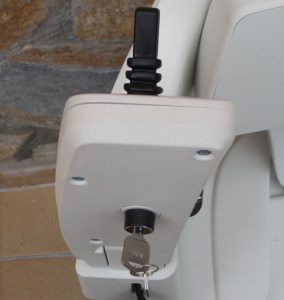 Controlada per Joystick i Comandament a distància