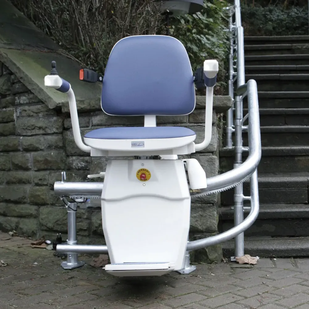 Pujaescales RedLift Garden per escales exteriors amb corbes