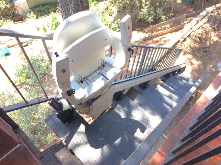 silla-salvaescaleras-homeglide-exterior